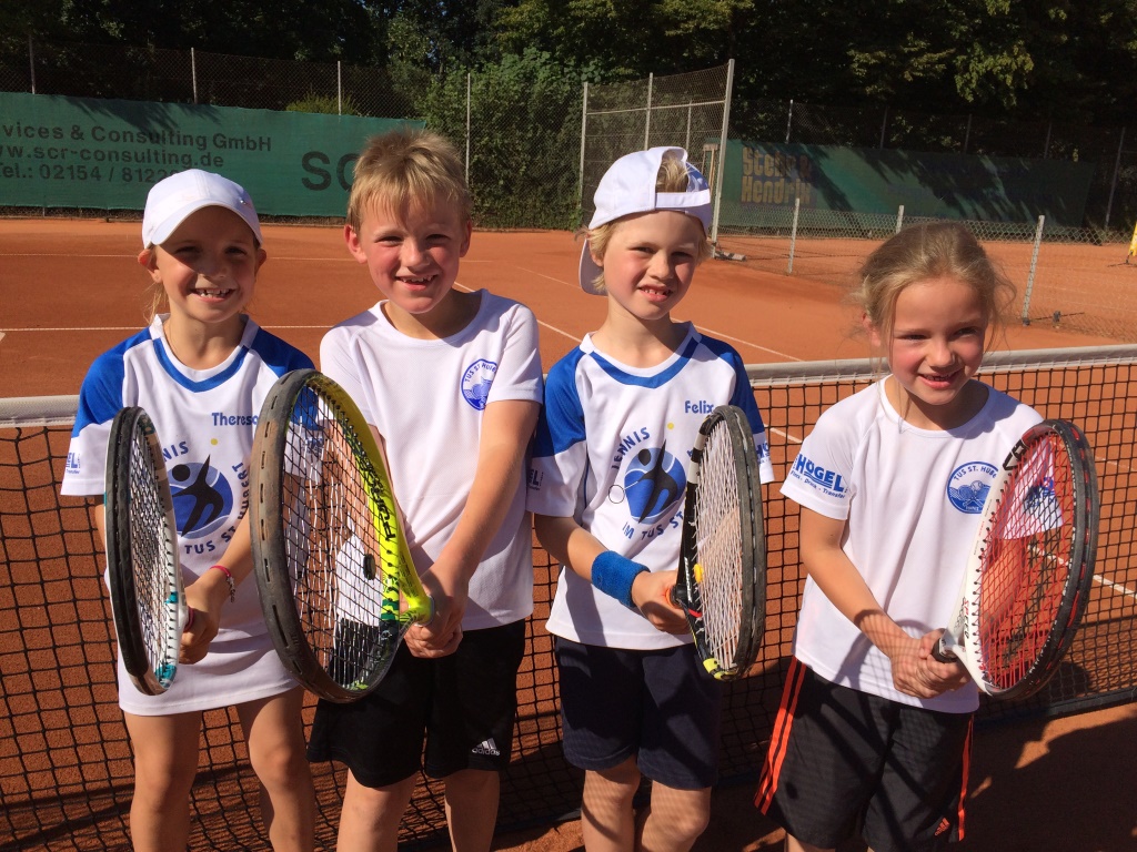 Annalena Johannes Felix Theresa mit Schläger 29.06.2018