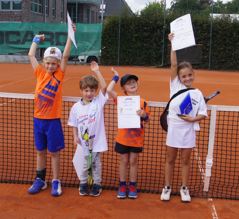 Jubel von Felix St. Felix L. Lennart St. Theresa Boforst Jünsgtenturnier 08.09.18